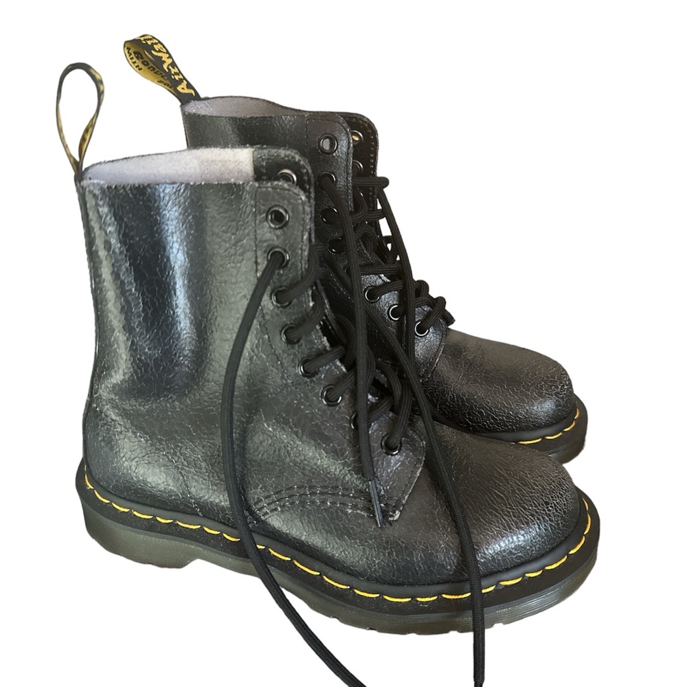 {Dr. Martens} 1460 Pascal 8 Eyelet Leather Boot